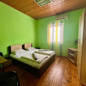  Auberge de jeunesse Elegance On A Budget - For Rent In Center